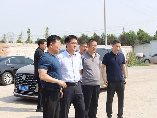 市委副书记、代市长郭奇莅临河南新腾飞铸钢年产8万吨新项目调研指导工作
