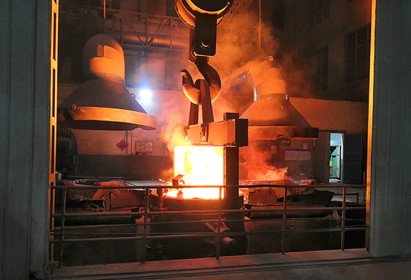 大型铸造加工厂家是怎么对电炉熔炼中的杂质去除的？
