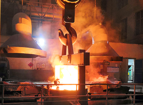 大型铸钢件厂家冶炼大型铸钢件用的是炉是？