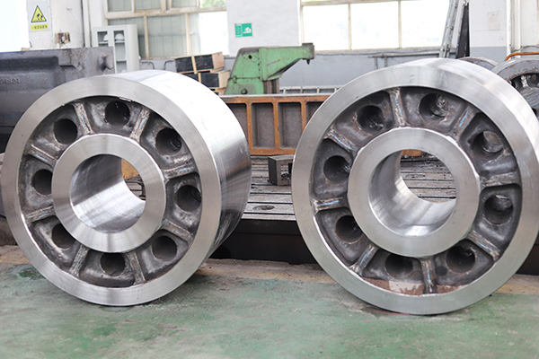 大型铸钢件厂家是怎么优化设计和改进工艺以减少铸钢件加工中的余量？