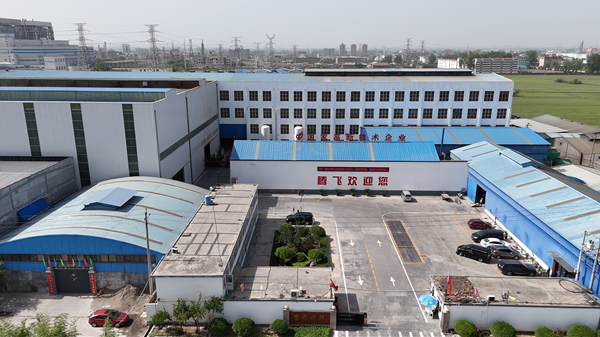 铸钢件浇注时，流量高低对铸件缺陷的产生有哪些影响？