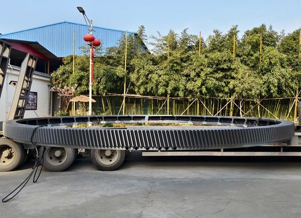 大型铸钢件区别于其他铸件的特点有哪些？