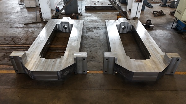 腾飞铸钢—牌坊 