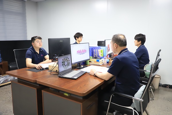 腾飞铸钢.JPG